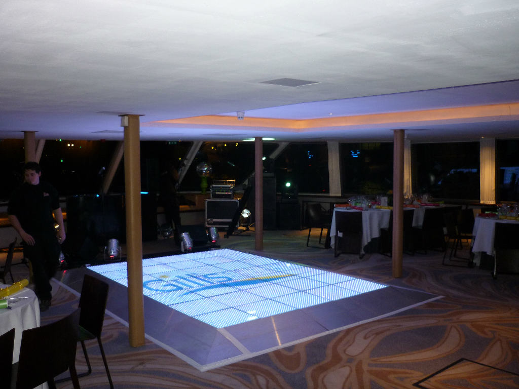 LED地砖屏